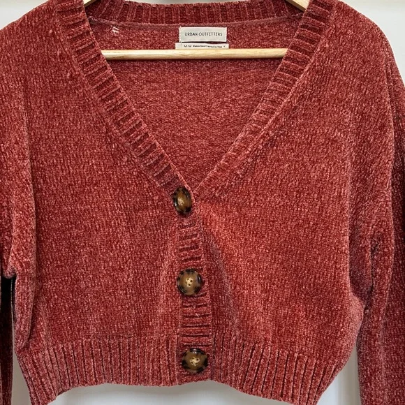 Urban Outfitters Burgundy V-Neck Crop Cardigan - Picture 2 of 5